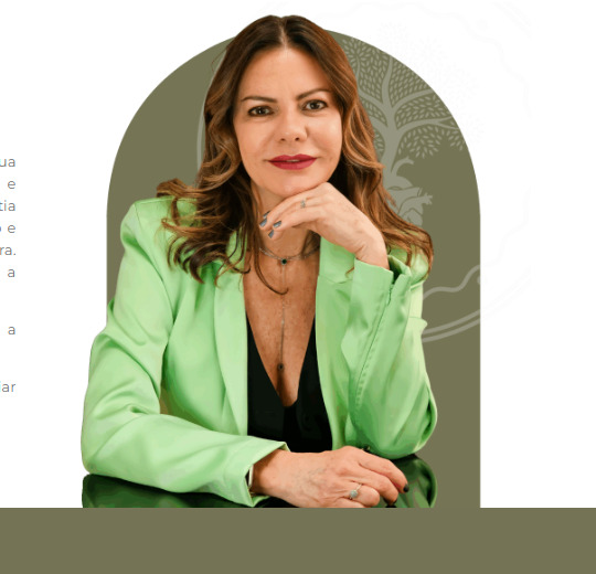 Dra. Flávia Desie